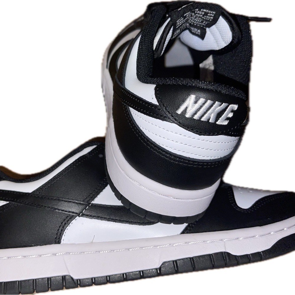 Nike Black and White Women's Sneakers